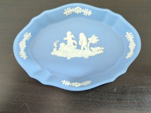 Vintage wedgwood blue pottery - vintage,