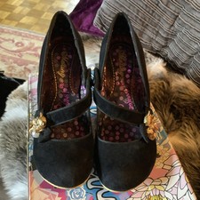 IRREGULAR CHOICE Whiskers