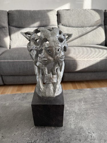 Abstract lions head figure - abstract,
