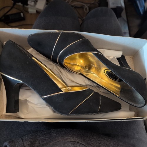 Vintage black and gold - black, lotus