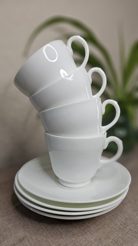 Wedgwood whitr tea cups and - wedgwood,