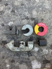 4 vintage  Monument Pipe