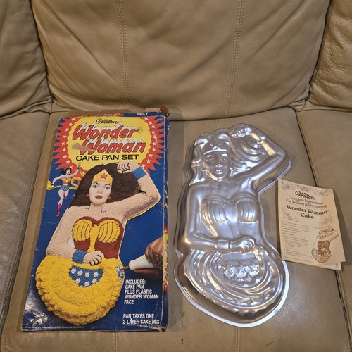 Wilton wonder woman - woman, cake