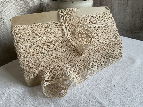 Vintage bobbin cream - cream, lace