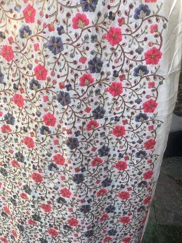 Metres indian embroidered - 8.5,
