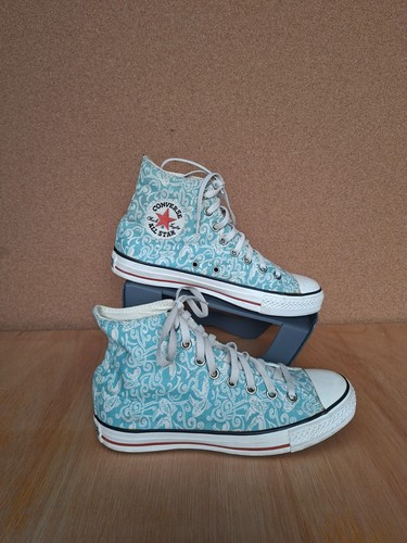 Converse chuck taylors - chuck,