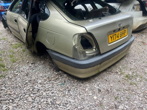 Toyota avensis 2001 5door - avensis,
