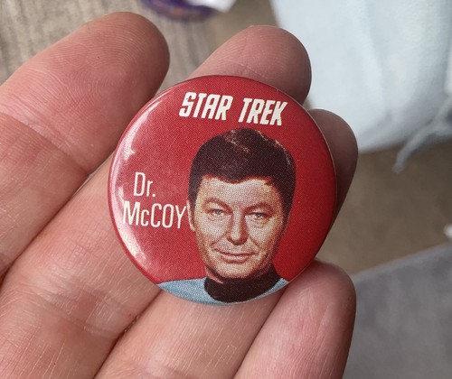 Vintage star trek pin - star, badge