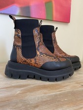 RUSSELL & BROMLEY CONQUER