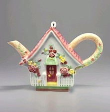 Royal Albert  "Old Country Roses" Cottage Teapot   1st Quality  Read Description