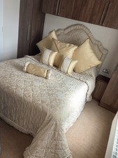 Sheridan Damask Gold Bedspread Double with Cushions Brand New