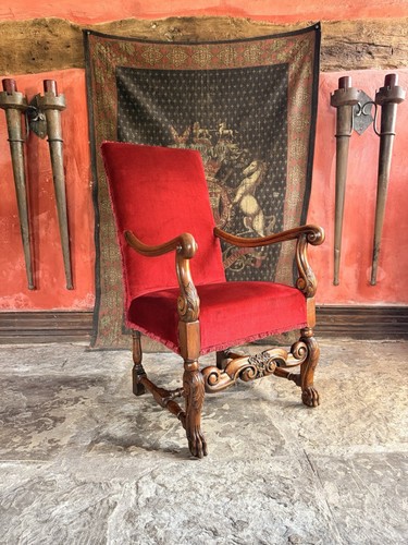 Substancial heavy carved oak - substancial,