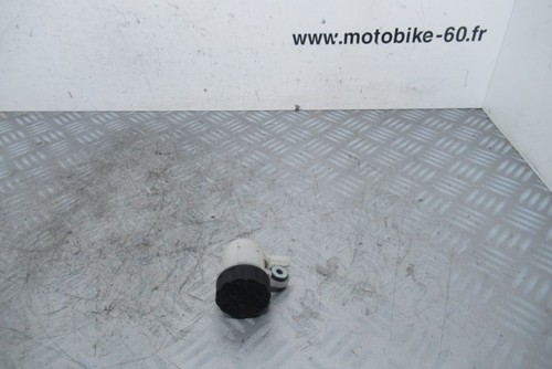 Rear right brake fluid - right,