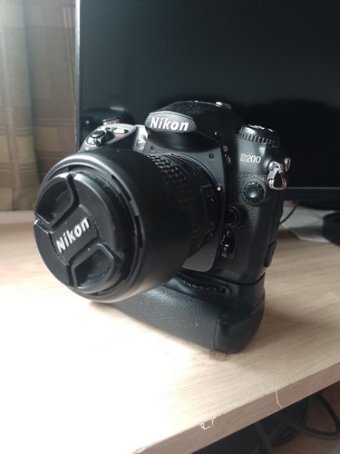 Nikon d200 camera body - nikon, and