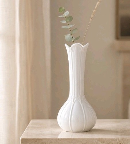 Royal doulton vintage vase - doulton..vintage,
