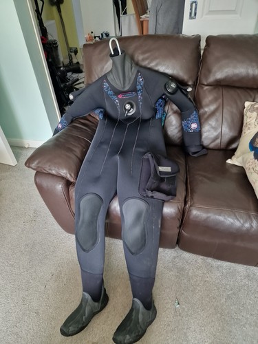 Three women dry suit - o'three,