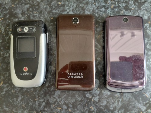 Mobile flip phones broken - flip, phones,