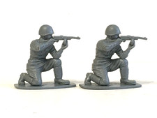 2 x AIRFIX. 1970's WWII RUSSIAN 'RED ARMY' INFANTRY SOLDIERS. 1/32 ORIGINALS