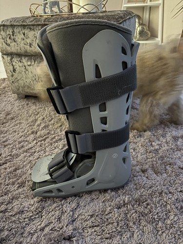 Medium air cast soft - cast, strike
