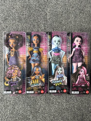 Monster high dolls - 4,