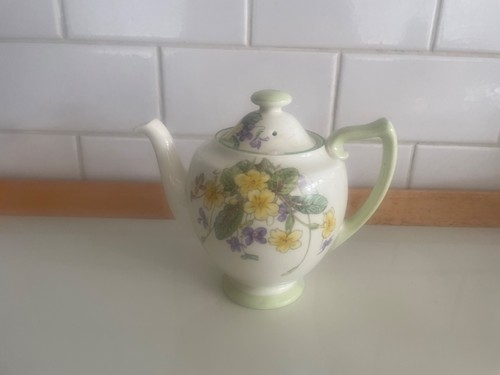 Royal doulton teapot 2000 - doulton, v