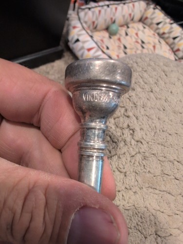 Vincent bach corp trumpet - vincent,