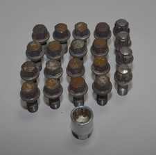 Wheel Bolts Mercedes W204