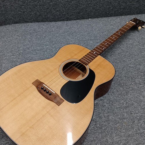 Martin 18t tenor acoustic - martin, o-18t