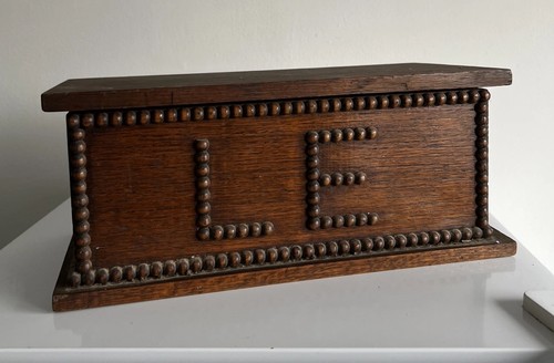 Vintage wooden hinged - hinged, lid