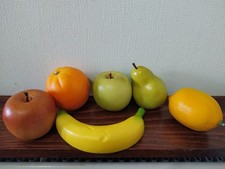 6 x PIECES of FAKE/FAUX FRUIT LIFELIKE includes APPLES/PEAR/ORANGE etcE