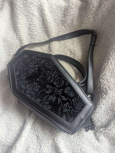 Killstar vampire kiss coffin - vampire,