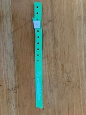 Foo Fighters used  green