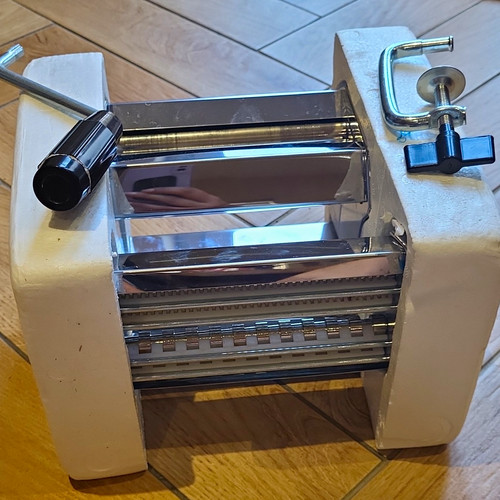 Manual pasta maker with - manual,