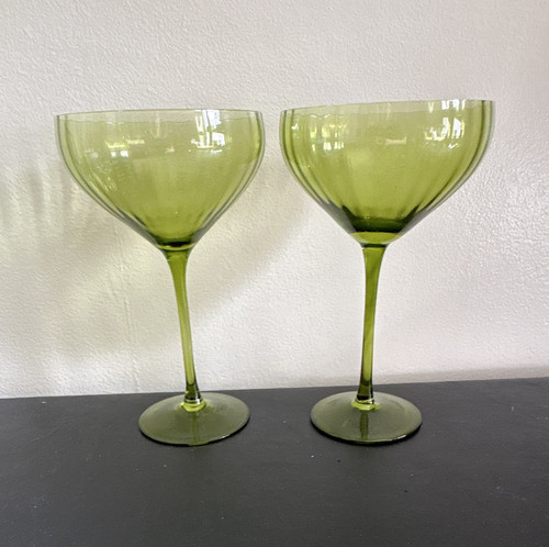 Green stemmed wine - green,