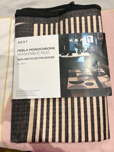 Monochrome washable pebla - monochrome,