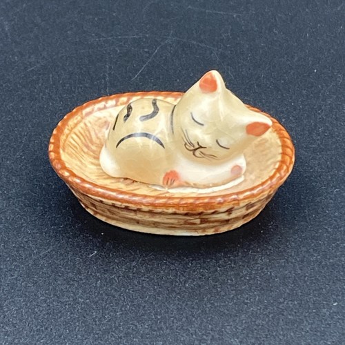 Vintage porcelain tan - porcelain, black