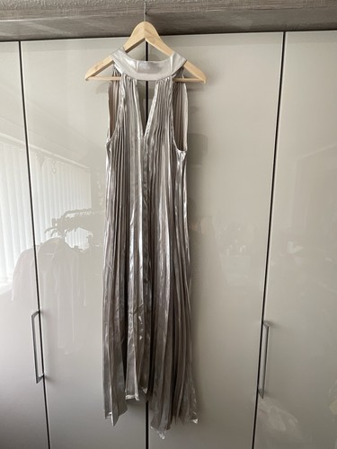 High neck pleated - high, metallic