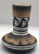 Vase Dineh Navajo Native