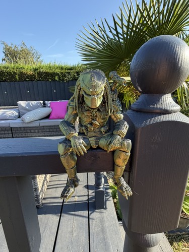 Predator sculpture room decor - room,