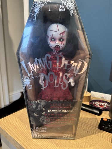 Living dead dolls series17 - living,