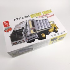 AMT 1247 1:25th Scale Ford C-900 Refuse Truck w/ load-packer by Gar Wood Sealed