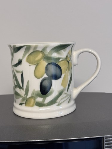 Large grape olives pattern - grape/olives, mug