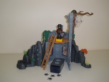 Playmobil Haunted Castle Ruins Ghoul, Bat Pets, Spider Chest & Light up Crystals