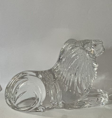 Waterford crystal resting - resting, lion