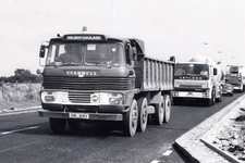 B/W PHOTO: KELBOY HAULAGE SCAMMELL ROUTEMAN 8 WHEEL TIPPER - DML 818V