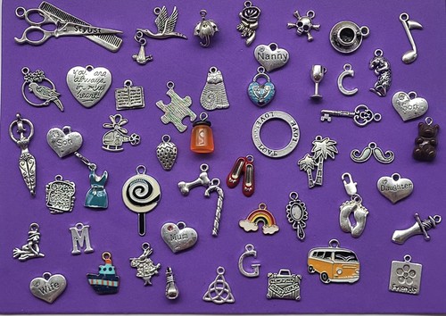 50x charm bracelet - 🇬🇧,