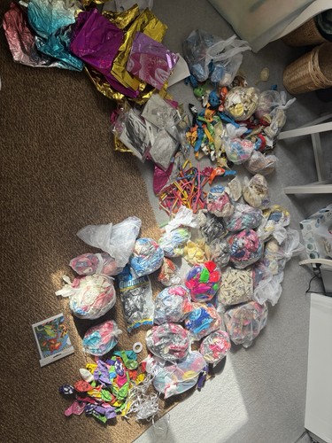 Huge balloon bundle - 🎈,