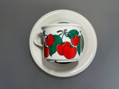 Arabia kirsikka - arabia,, (cherry)