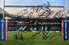 HULL FC HAND SIGNED A4 PHOTO - RAPANA, ASIATA, LANE