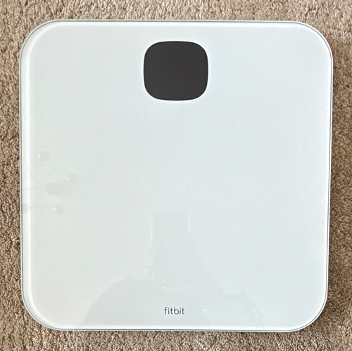White fitbit aria air - white,